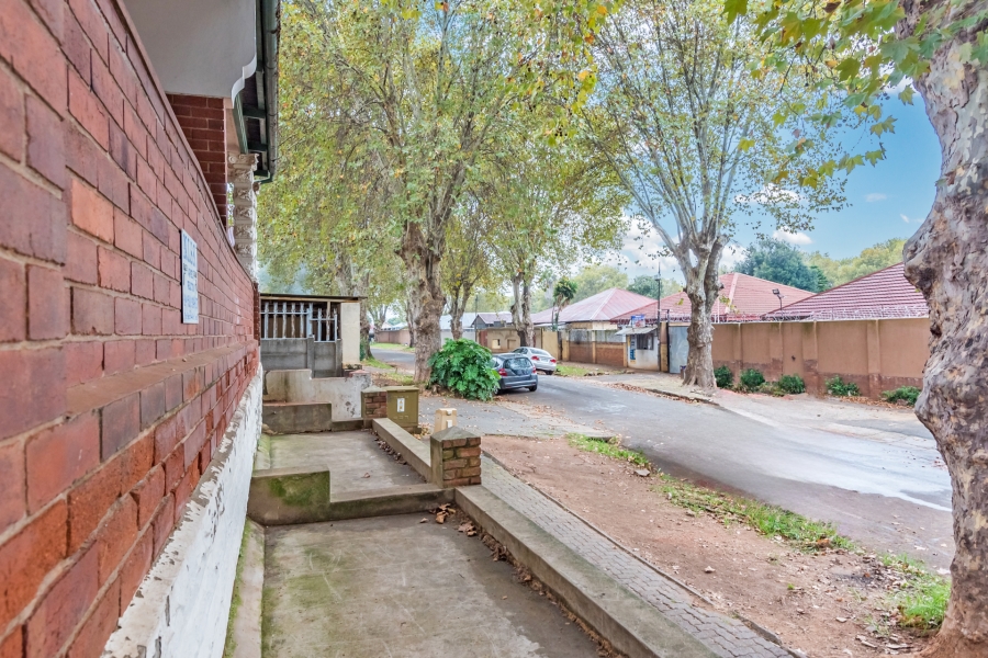 11 Bedroom Property for Sale in Bezuidenhout Valley Gauteng