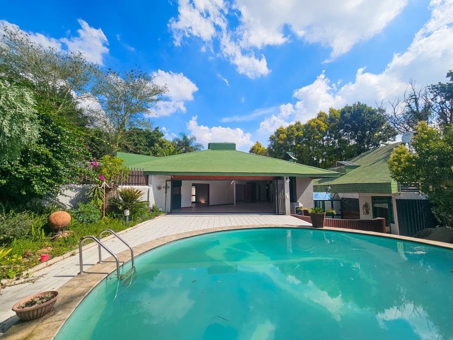 4 Bedroom Property for Sale in Faerie Glen Gauteng