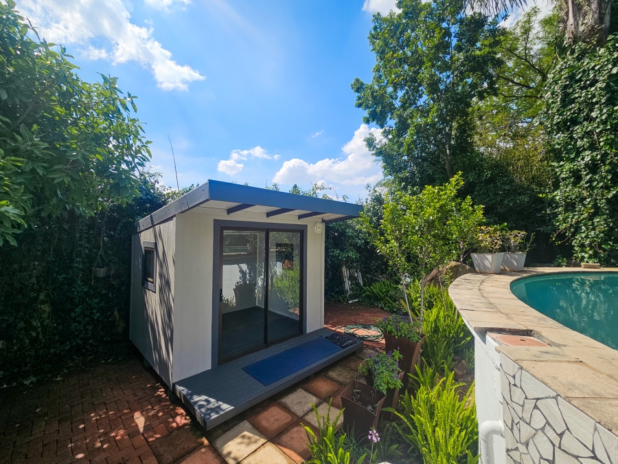 4 Bedroom Property for Sale in Faerie Glen Gauteng