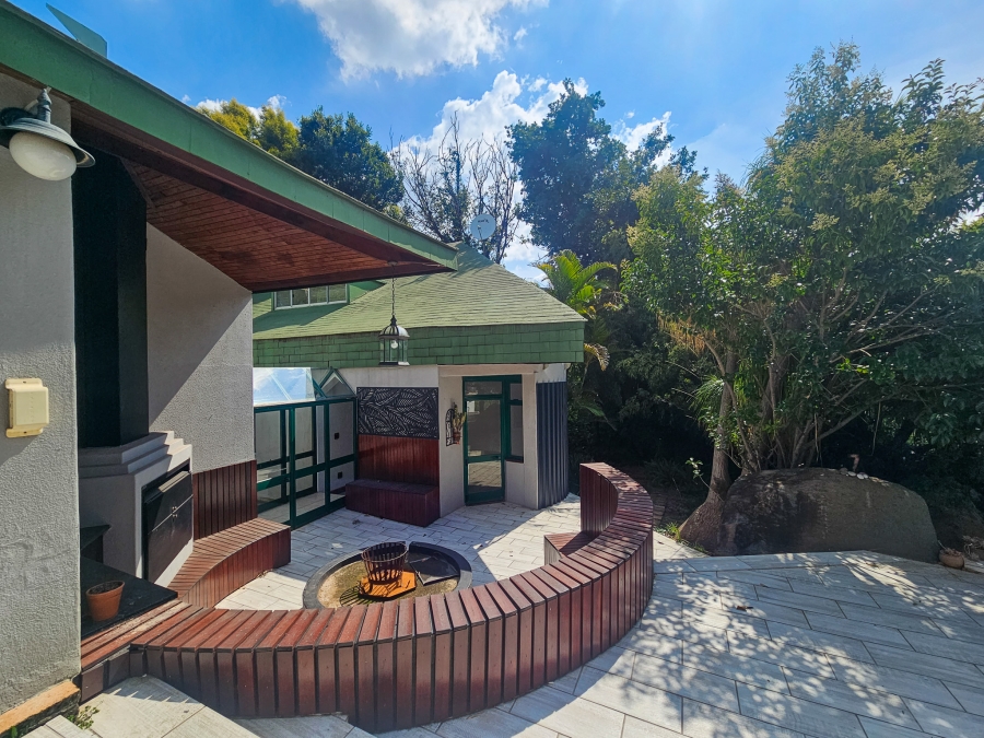 4 Bedroom Property for Sale in Faerie Glen Gauteng