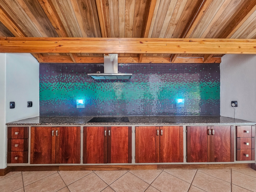 4 Bedroom Property for Sale in Faerie Glen Gauteng