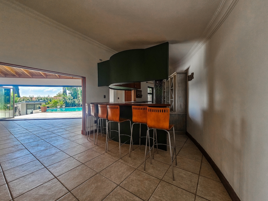 4 Bedroom Property for Sale in Faerie Glen Gauteng