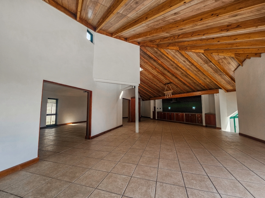 4 Bedroom Property for Sale in Faerie Glen Gauteng