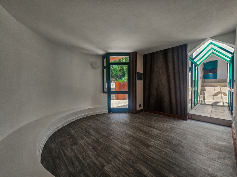 4 Bedroom Property for Sale in Faerie Glen Gauteng