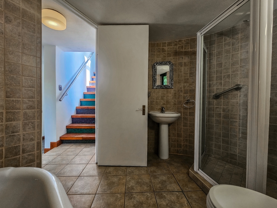 4 Bedroom Property for Sale in Faerie Glen Gauteng