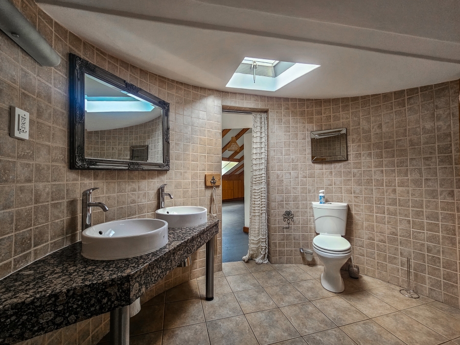 4 Bedroom Property for Sale in Faerie Glen Gauteng