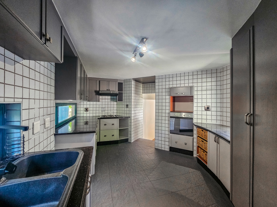 4 Bedroom Property for Sale in Faerie Glen Gauteng