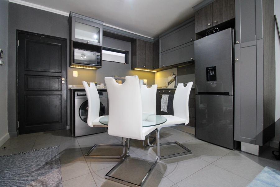 1 Bedroom Property for Sale in Bryanston Gauteng