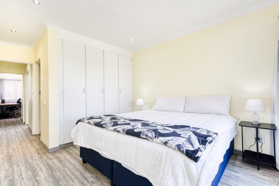 2 Bedroom Property for Sale in Lonehill Gauteng