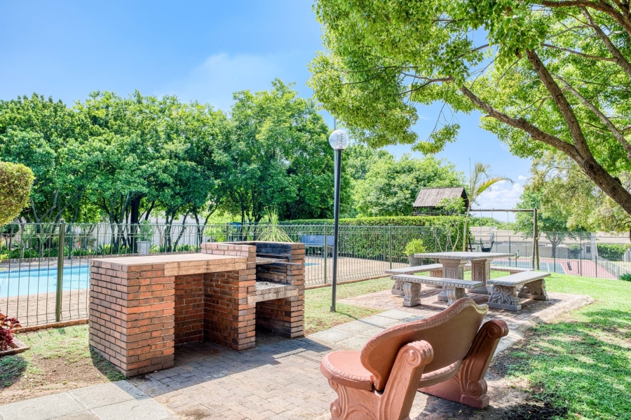 2 Bedroom Property for Sale in Lonehill Gauteng