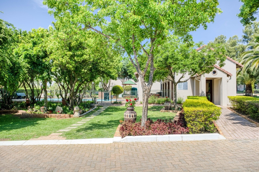 2 Bedroom Property for Sale in Lonehill Gauteng