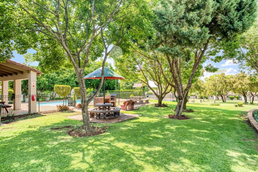 2 Bedroom Property for Sale in Lonehill Gauteng