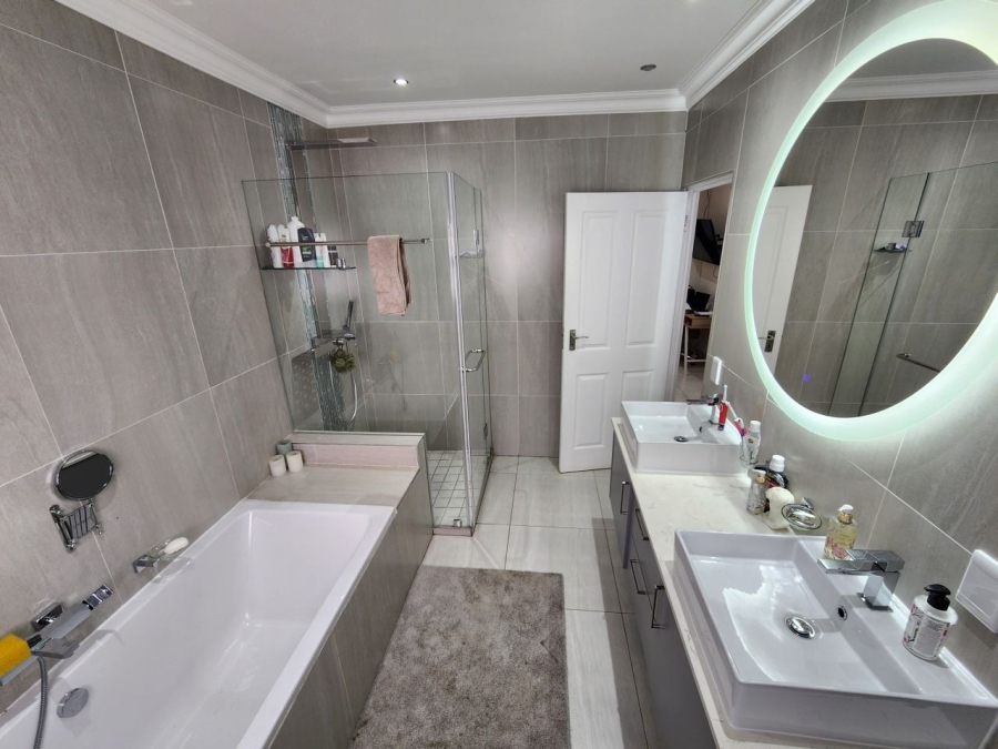 3 Bedroom Property for Sale in Beyers Park Gauteng