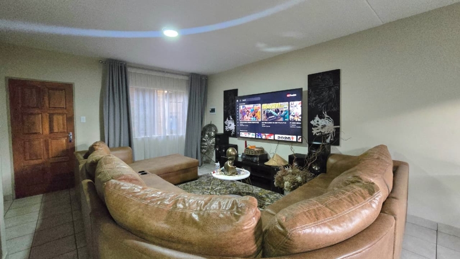 3 Bedroom Property for Sale in Kosmosdal Gauteng