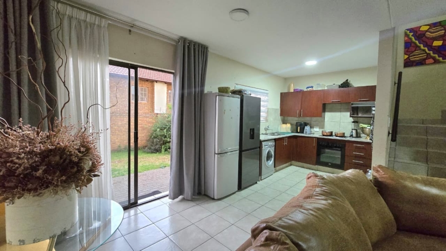 3 Bedroom Property for Sale in Kosmosdal Gauteng