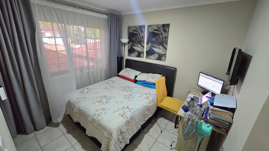 3 Bedroom Property for Sale in Kosmosdal Gauteng