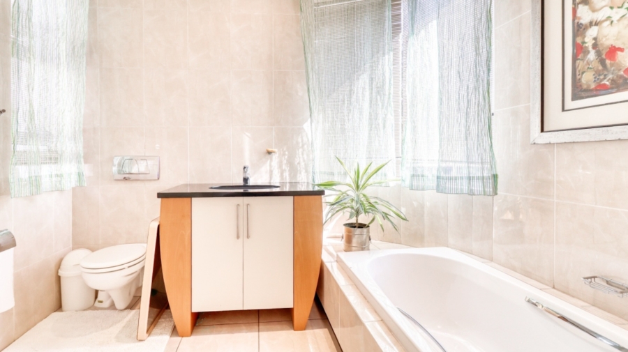 4 Bedroom Property for Sale in Dainfern Golf Estate Gauteng