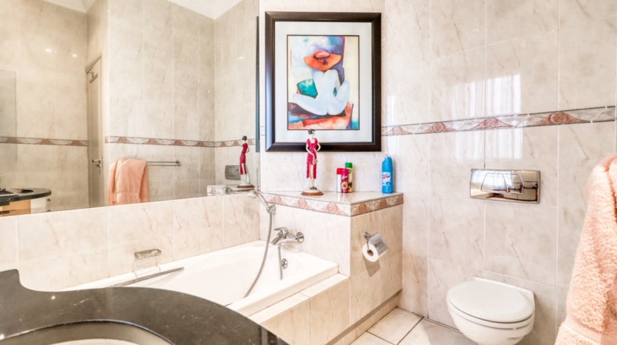 4 Bedroom Property for Sale in Dainfern Golf Estate Gauteng