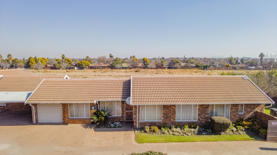 3 Bedroom Property for Sale in Goedeburg Gauteng