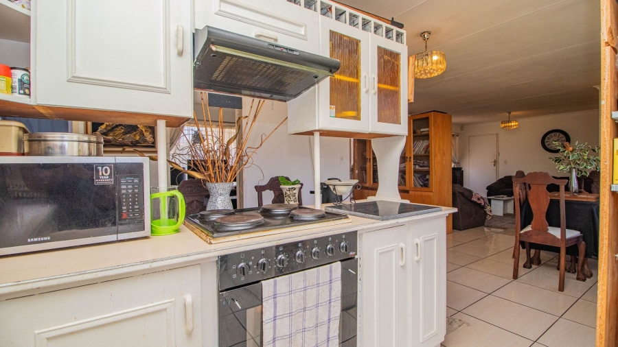 3 Bedroom Property for Sale in Goedeburg Gauteng