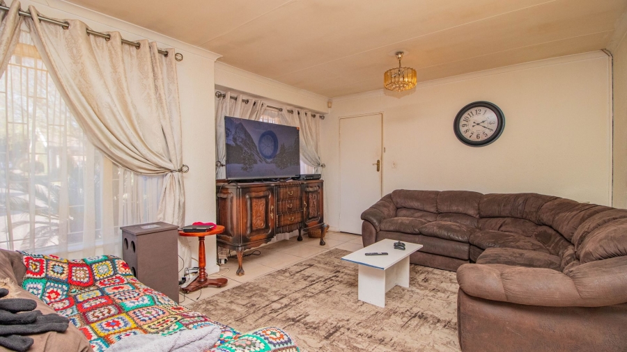 3 Bedroom Property for Sale in Goedeburg Gauteng