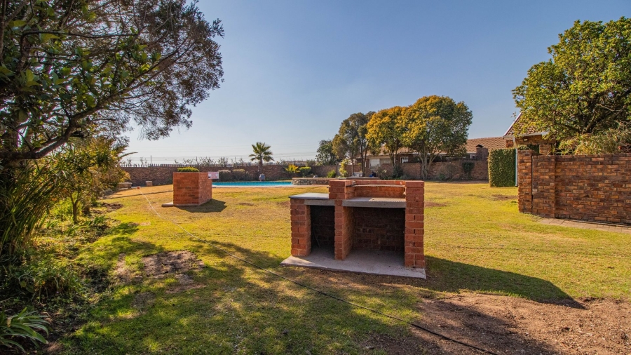 3 Bedroom Property for Sale in Goedeburg Gauteng