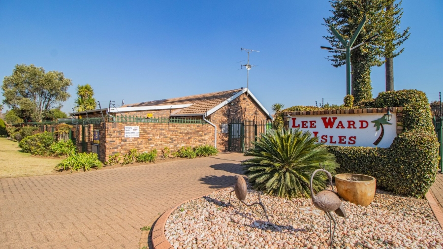 3 Bedroom Property for Sale in Goedeburg Gauteng