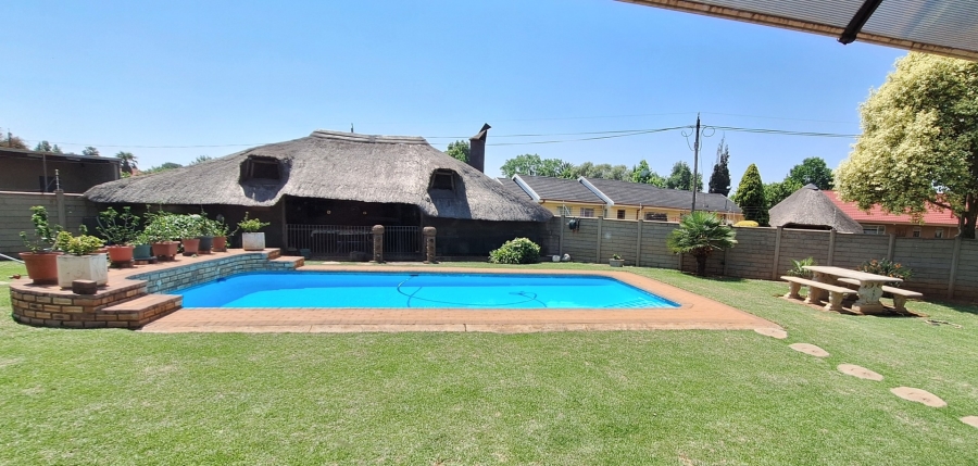 3 Bedroom Property for Sale in Sonland Park Gauteng