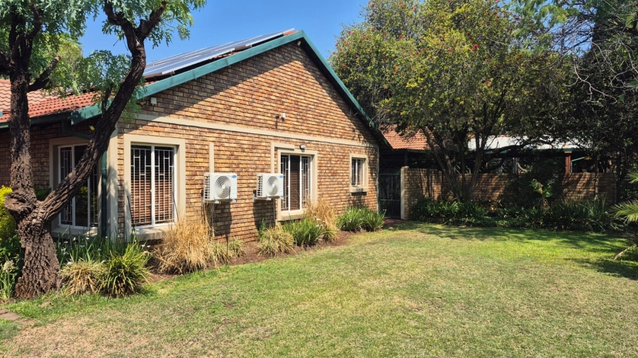 4 Bedroom Property for Sale in Eldoraigne Gauteng
