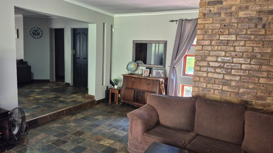 4 Bedroom Property for Sale in Eldoraigne Gauteng