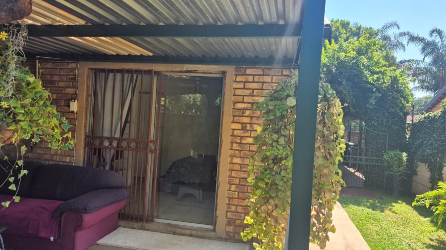 4 Bedroom Property for Sale in Eldoraigne Gauteng