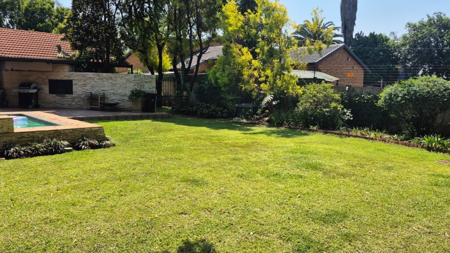 4 Bedroom Property for Sale in Eldoraigne Gauteng