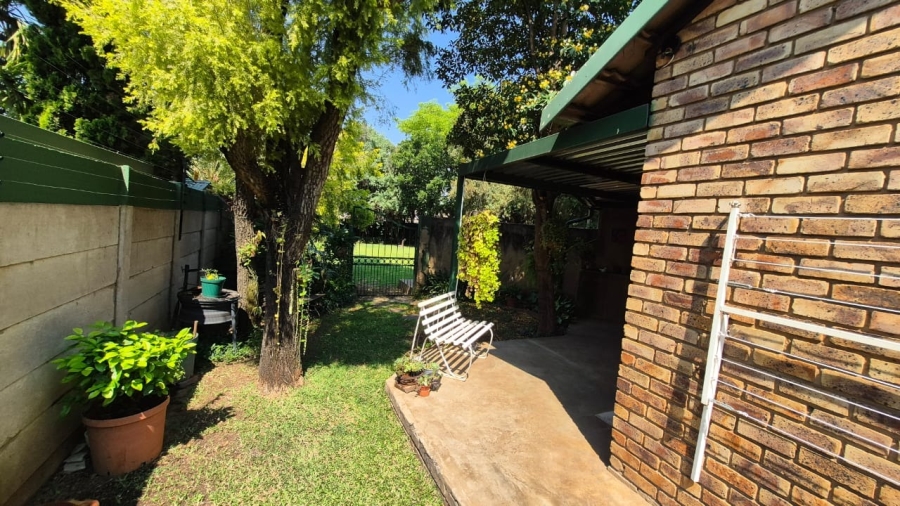 4 Bedroom Property for Sale in Eldoraigne Gauteng