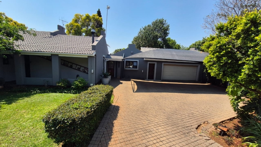 4 Bedroom Property for Sale in Eldoraigne Gauteng