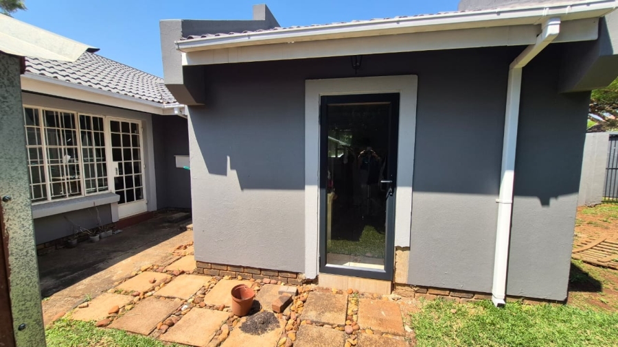 4 Bedroom Property for Sale in Eldoraigne Gauteng