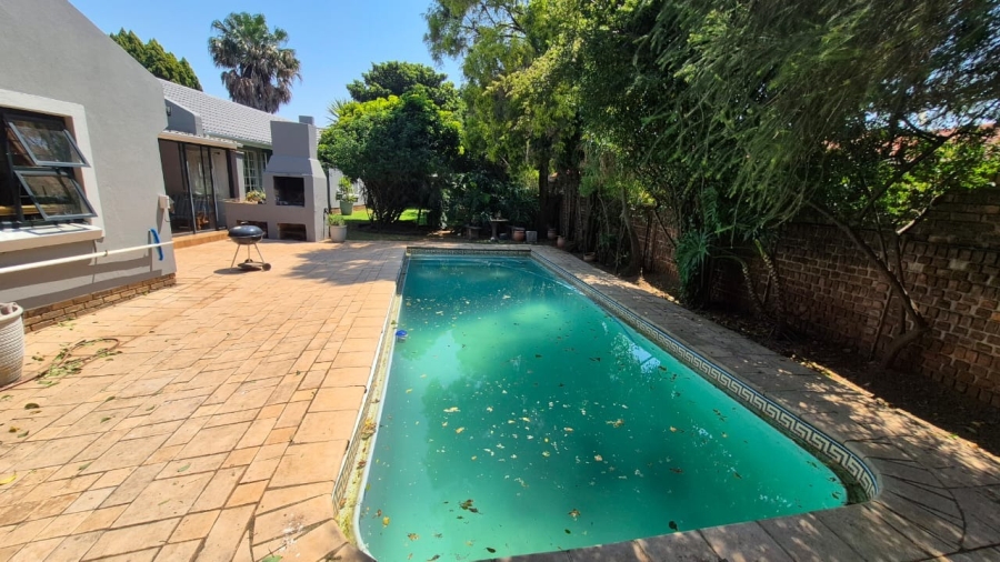 4 Bedroom Property for Sale in Eldoraigne Gauteng