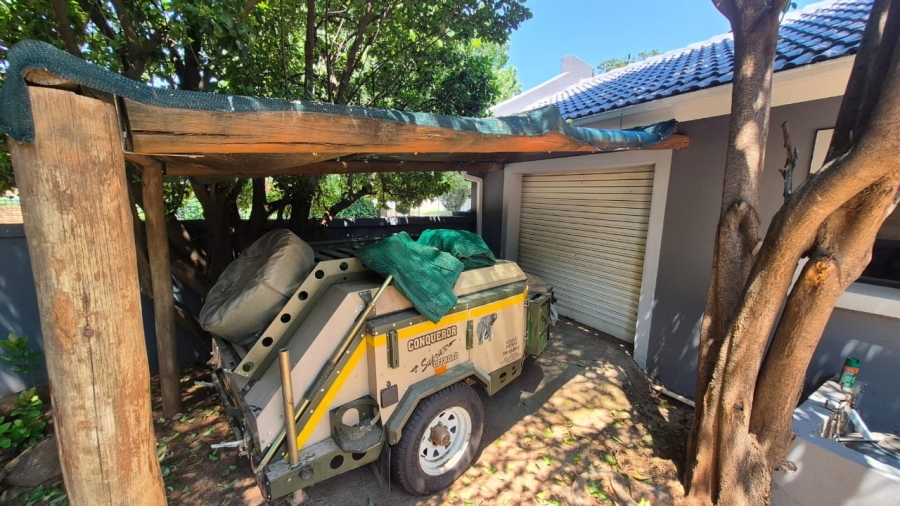 4 Bedroom Property for Sale in Eldoraigne Gauteng