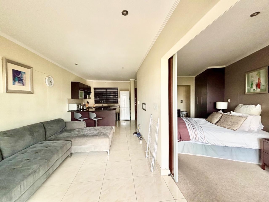 To Let 1 Bedroom Property for Rent in Sandown Gauteng