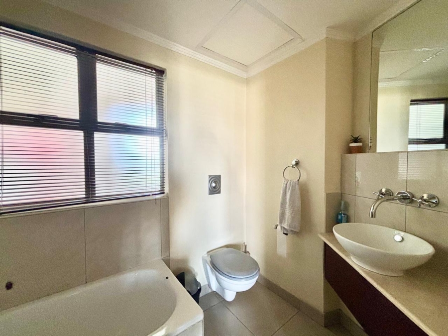 To Let 1 Bedroom Property for Rent in Sandown Gauteng
