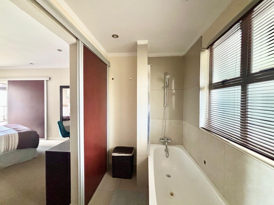 To Let 1 Bedroom Property for Rent in Sandown Gauteng