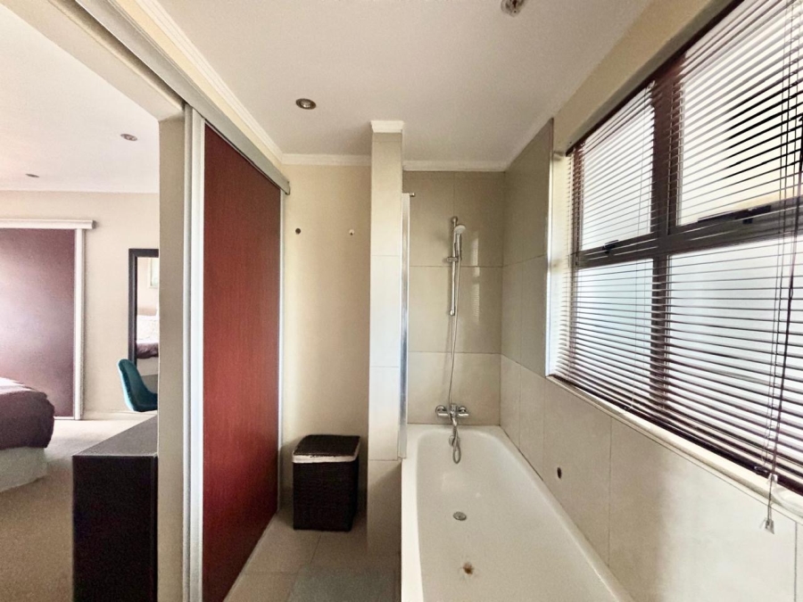 To Let 1 Bedroom Property for Rent in Sandown Gauteng