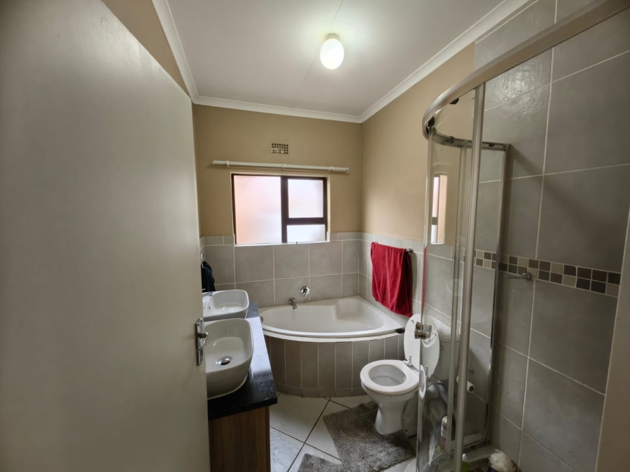 3 Bedroom Property for Sale in Riversdale Gauteng