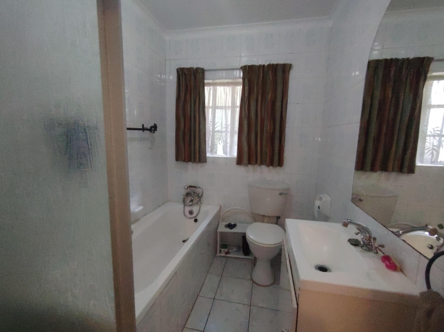 3 Bedroom Property for Sale in Glen Marais Gauteng