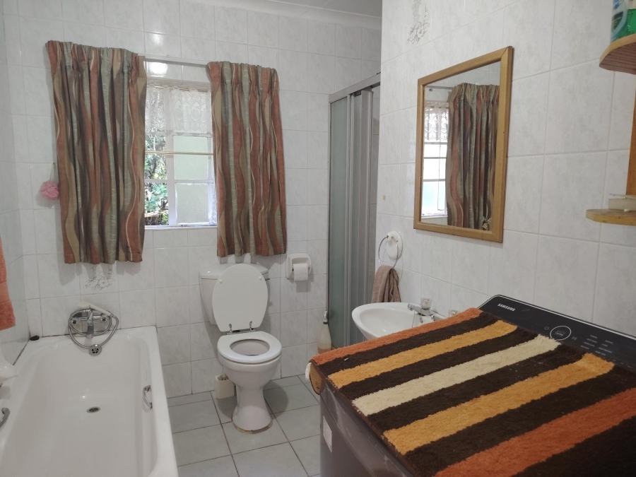 3 Bedroom Property for Sale in Glen Marais Gauteng