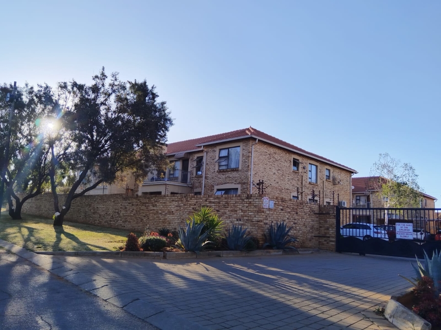 2 Bedroom Property for Sale in Randpoort Gauteng