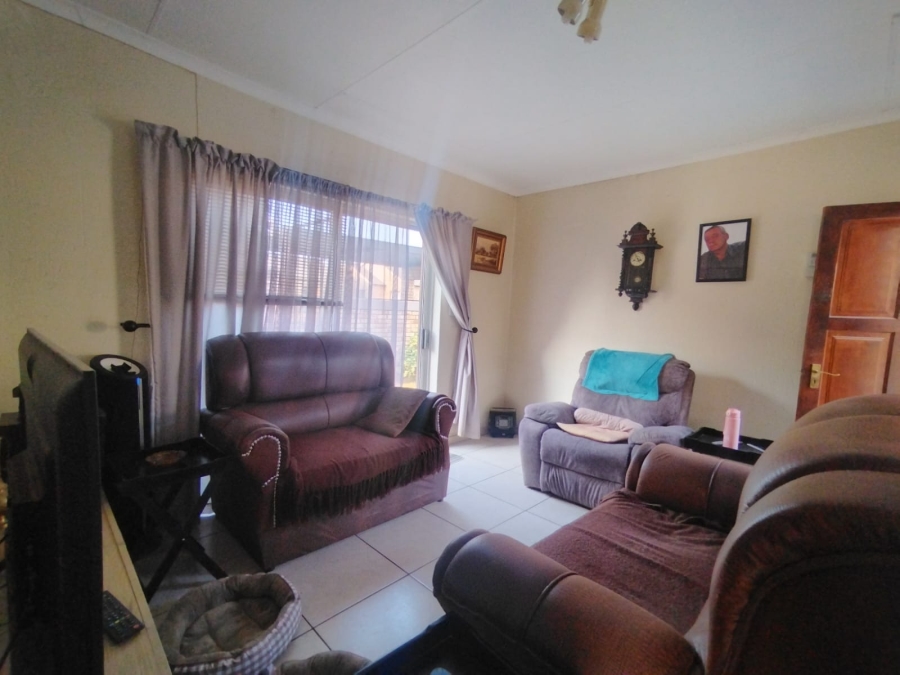 2 Bedroom Property for Sale in Greenhills Gauteng
