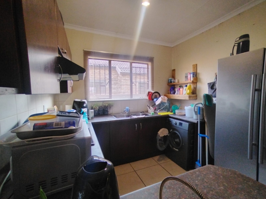 2 Bedroom Property for Sale in Greenhills Gauteng