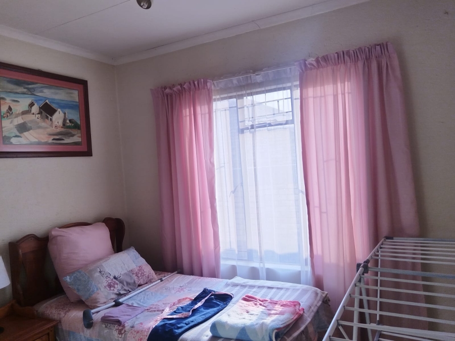 2 Bedroom Property for Sale in Greenhills Gauteng