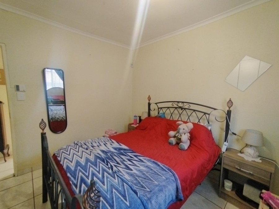 2 Bedroom Property for Sale in Greenhills Gauteng