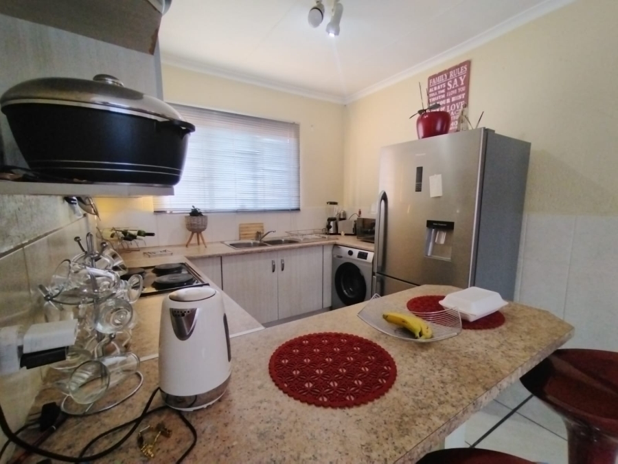 2 Bedroom Property for Sale in Greenhills Gauteng